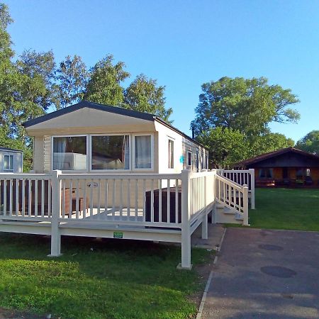 Beautiful 3 Bedroom Caravan With Hot Tub - Tattershall Lakes Eksteriør billede