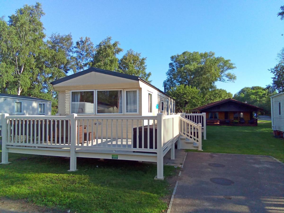 Beautiful 3 Bedroom Caravan With Hot Tub - Tattershall Lakes Eksteriør billede