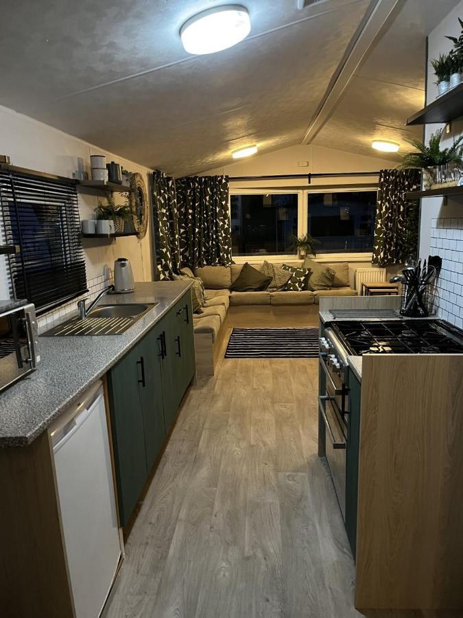 Beautiful 3 Bedroom Caravan With Hot Tub - Tattershall Lakes Eksteriør billede