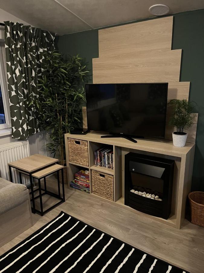 Beautiful 3 Bedroom Caravan With Hot Tub - Tattershall Lakes Eksteriør billede