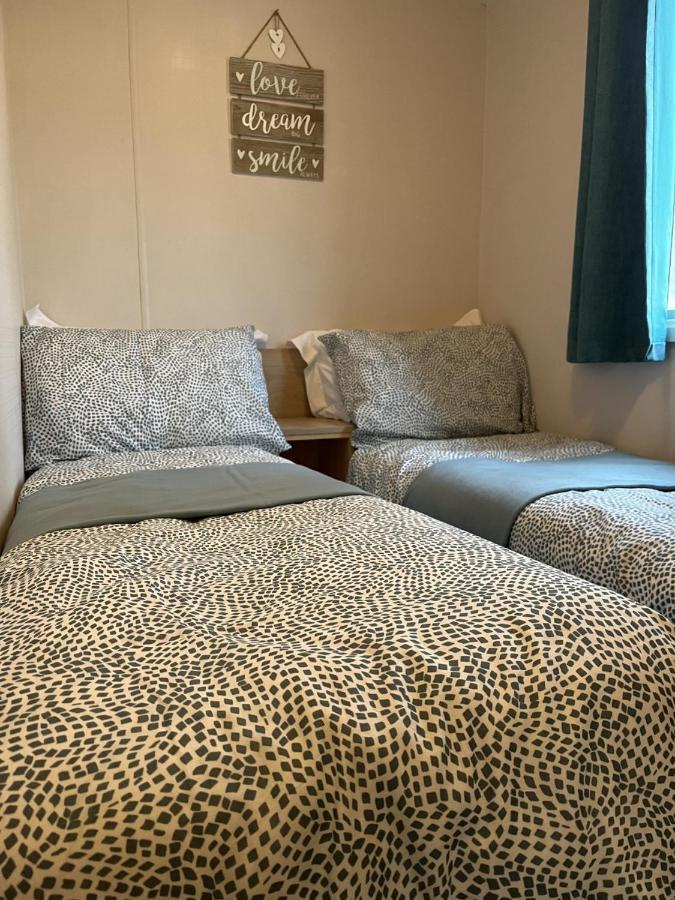 Beautiful 3 Bedroom Caravan With Hot Tub - Tattershall Lakes Eksteriør billede