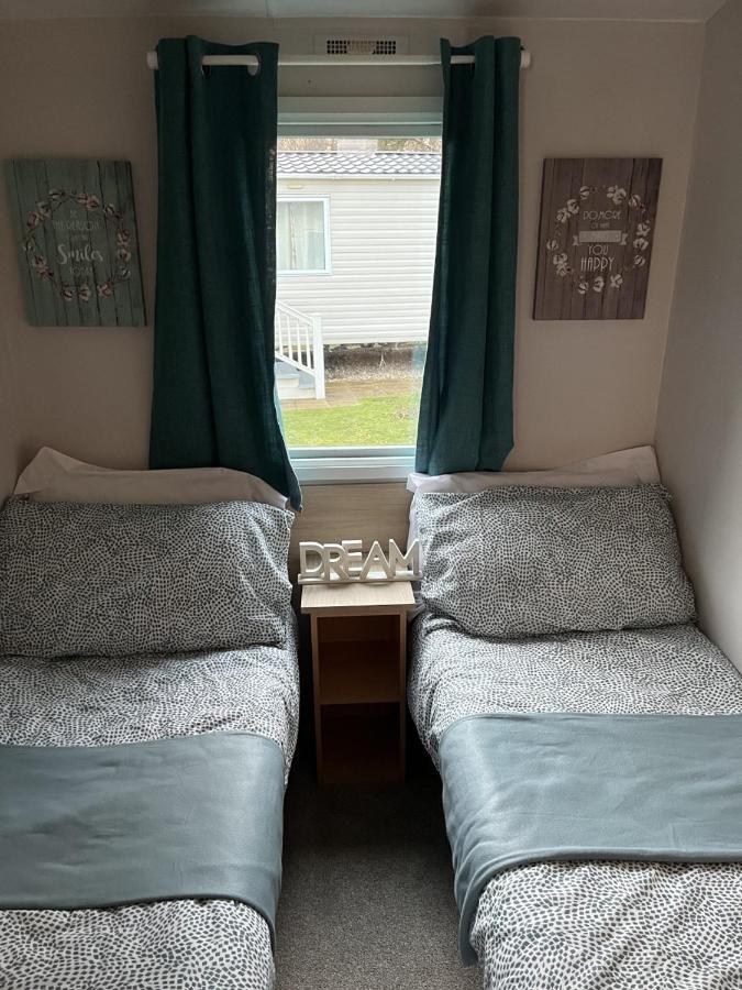 Beautiful 3 Bedroom Caravan With Hot Tub - Tattershall Lakes Eksteriør billede