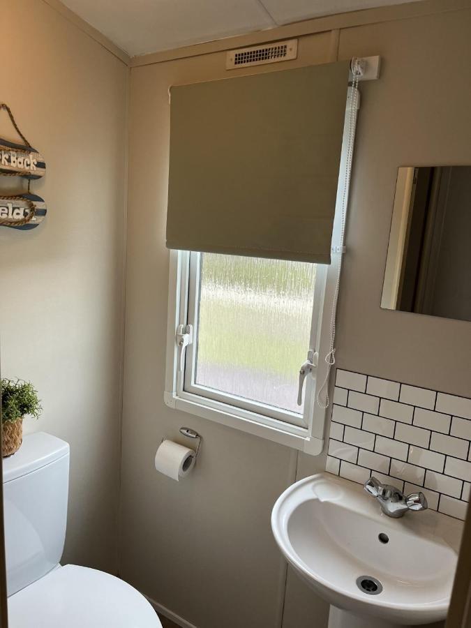 Beautiful 3 Bedroom Caravan With Hot Tub - Tattershall Lakes Eksteriør billede
